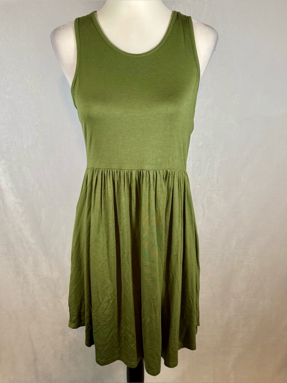 Army green sleeveless shift dress with pockets size medium NWT